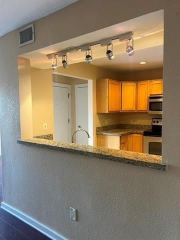 Foto del edificio - 4777 Cedar Springs Rd