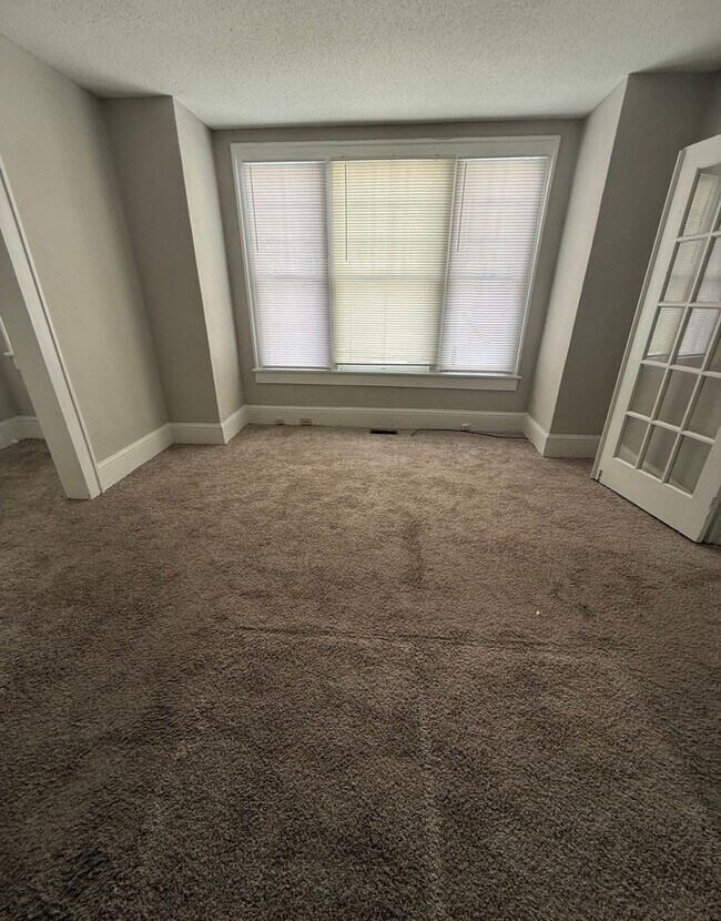 Photo - 1404 W. Fourth St. - 3 Unit Apartment