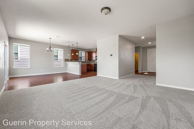 Foto del edificio - 5 br, 3 bath House - 1515 Iron Creek
