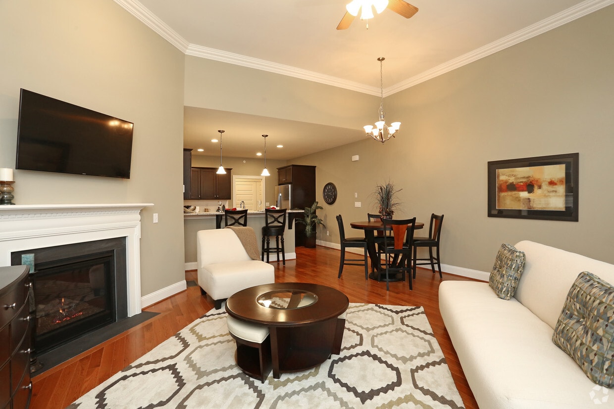 Deer Valley North Rentals in Ellington at 155 Windermere Ave Ellington, CT