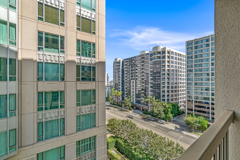 Photo - 10747 Wilshire Blvd (Los Angeles, CA)