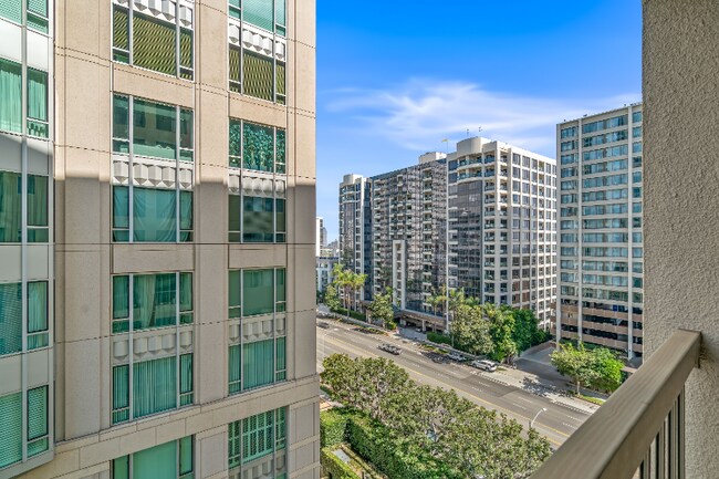 Building Photo - 10747 Wilshire Blvd