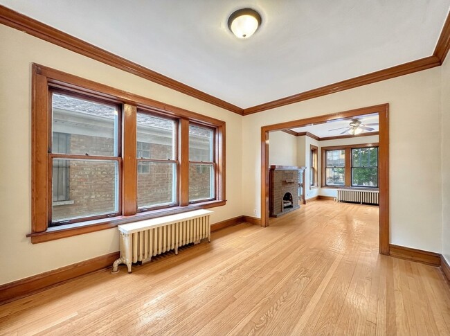 Building Photo - 1319 N Ridgeway Ave