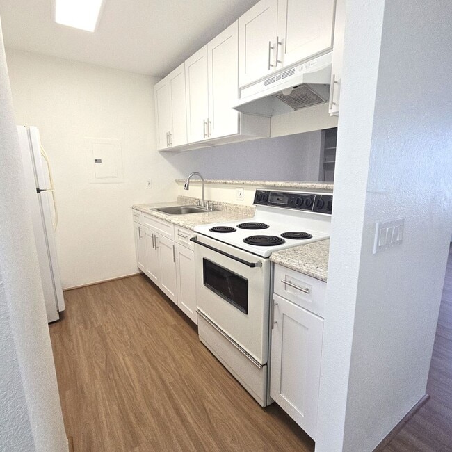 Building Photo - Renovated 2 Bedroom / 1 Bath in Kaneohe