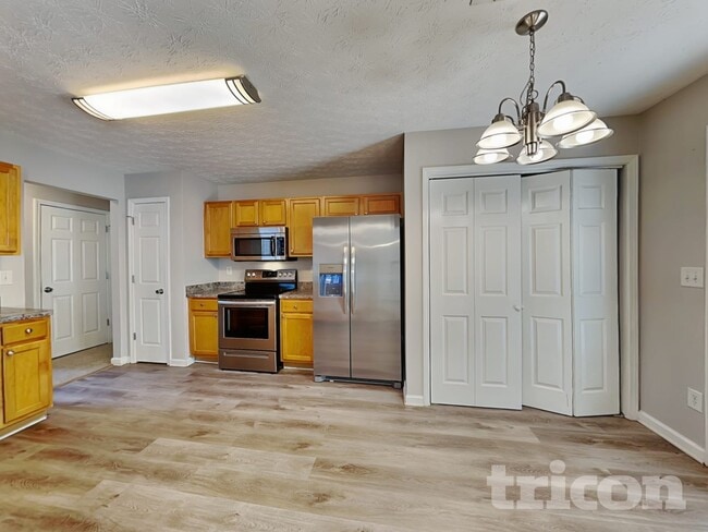 Foto del edificio - 629 Aspen Brook Dr