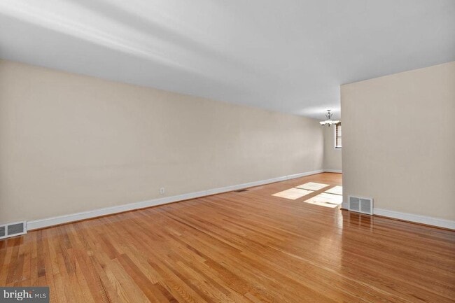 Building Photo - 4313 Deerpath Ln