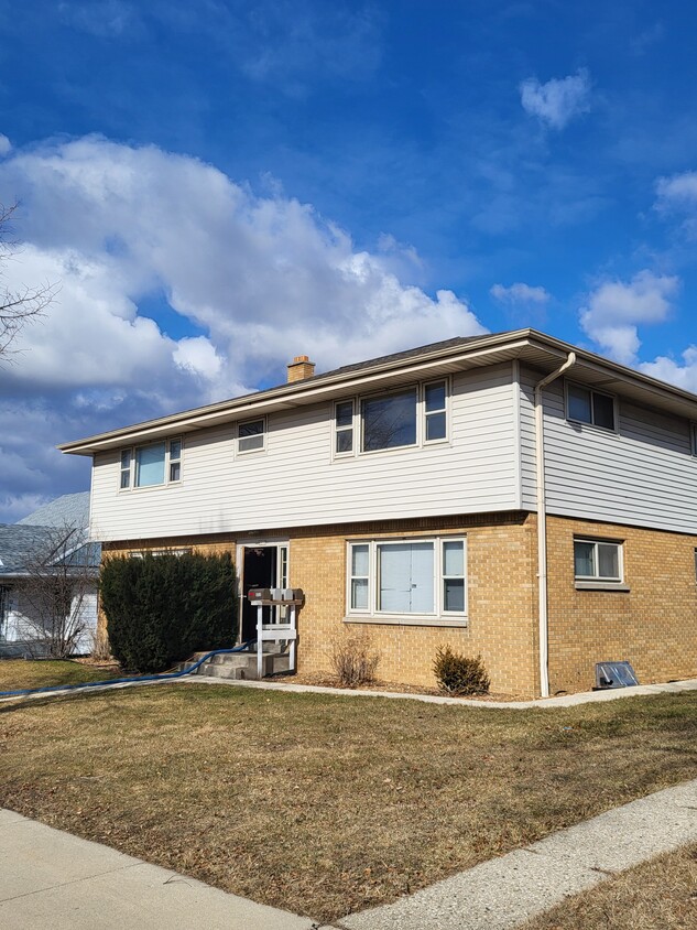 Primary Photo - 6810 W Morgan Ave