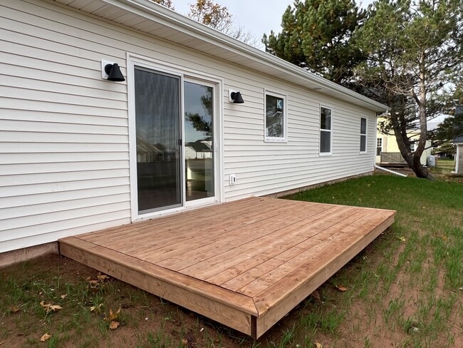 Photo du bâtiment - 219 Borden Ave