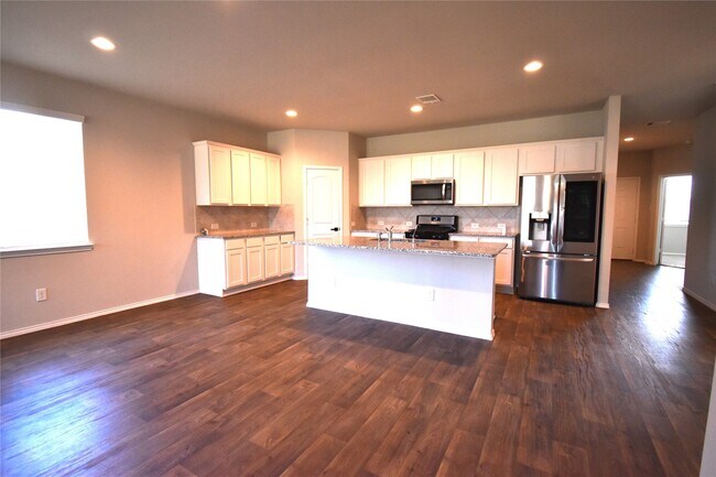 Foto del edificio - 5930 Dovershire Blf Wy