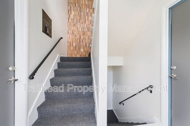 Foto del edificio - 8316 Robinson St