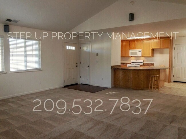 Foto del edificio - Serene Mountain Living at Clouds Rest: Stunning 3-Bedroom Home with Views