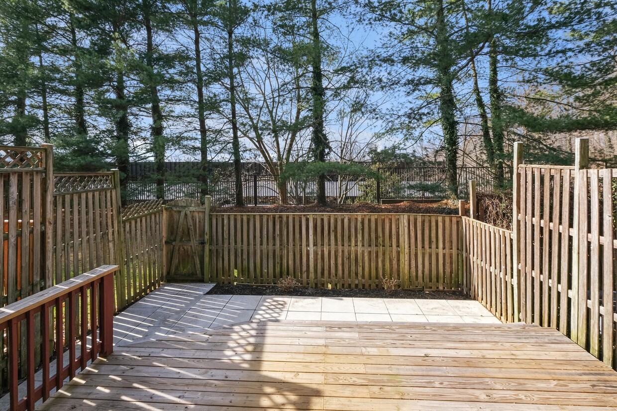 Primary Photo - 4028 Chancery Ct NW