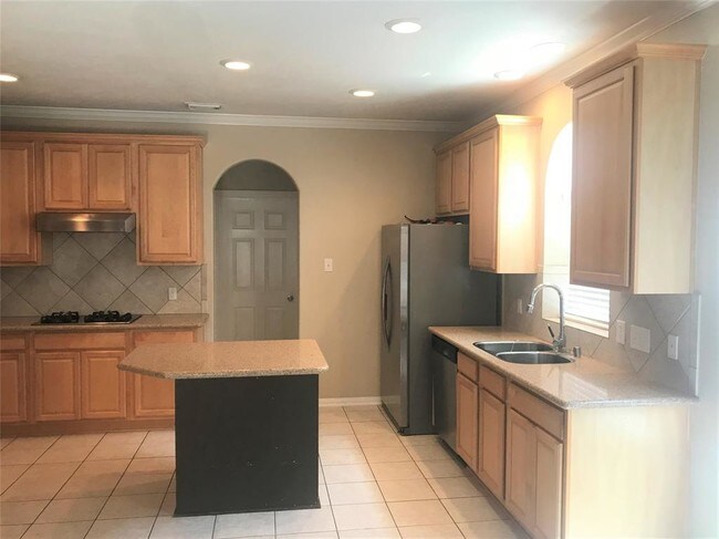 Building Photo - 12727 Robins Crest Dr