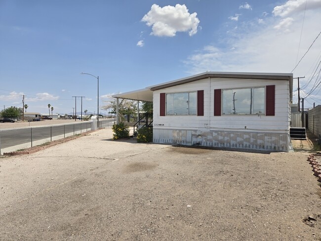 Building Photo - 220 Hopi Ln