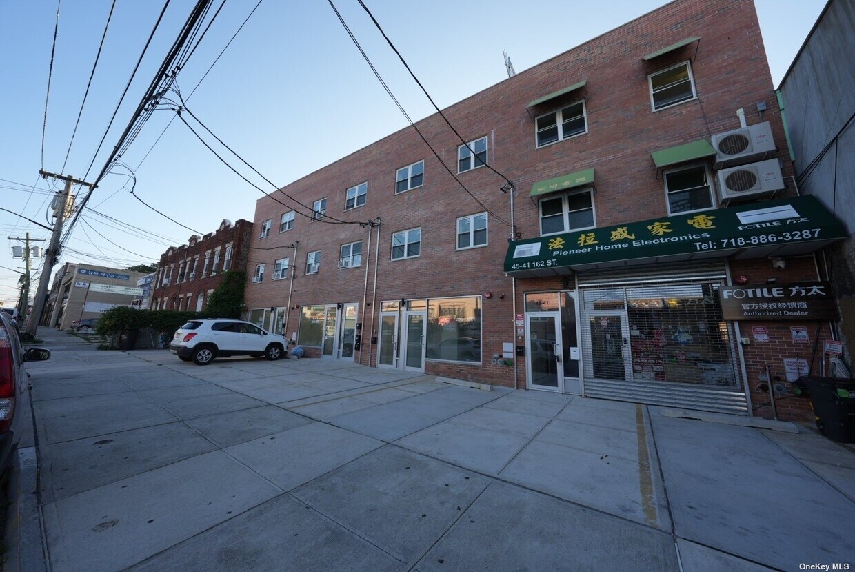 Primary Photo - 45-39 162nd St