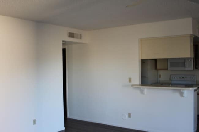 Building Photo - Moon Valley Townhouse at 7th and T-Bird!