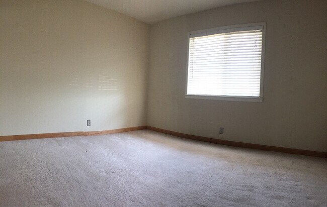 Foto del edificio - 1437 Lansing Ave