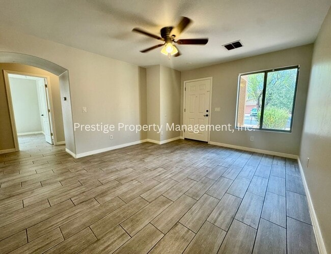 Building Photo - 3/2 Cozy Home In Green Valley, Waiting For You!