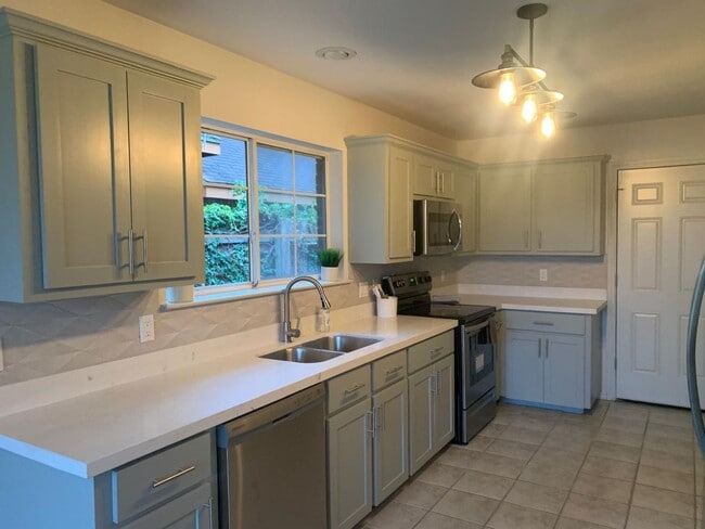 Building Photo - Cozy McAllen Home with Big Yard