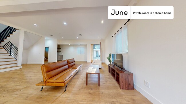 Foto del edificio - Private bedroom in 4 bed/4 bath Home