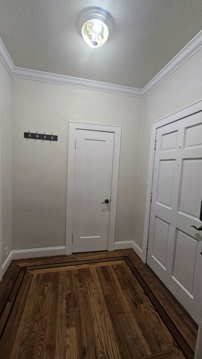 Foto del edificio - 236 W Frances Willard Ave