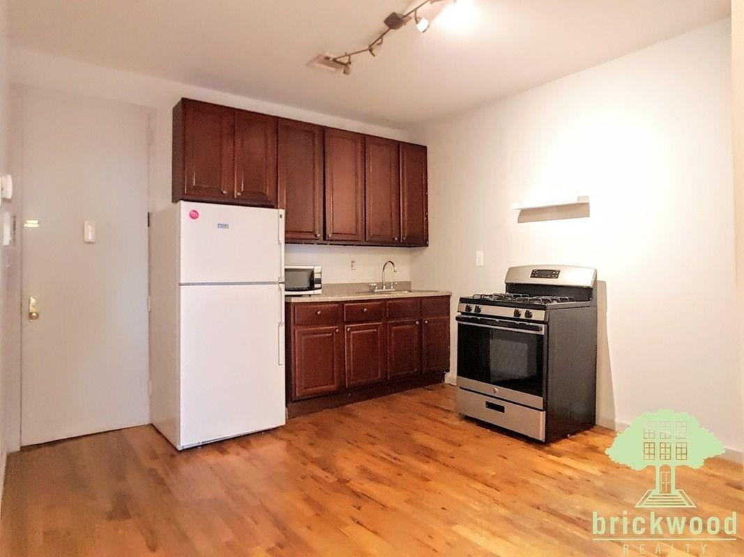 Primary Photo - 413 Bushwick Ave