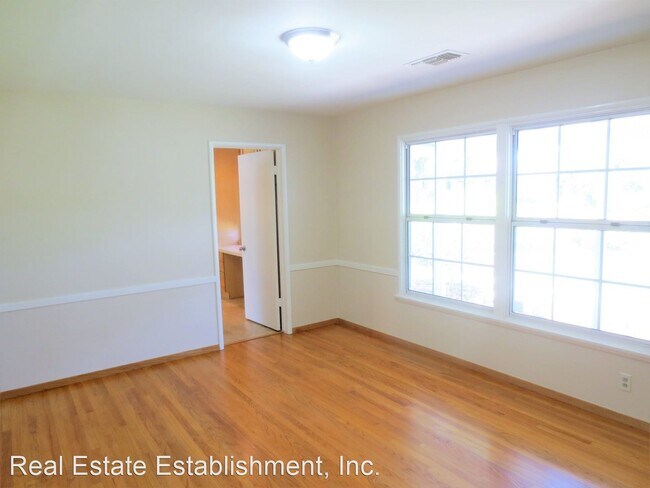Foto del edificio - 4 br, 3 bath House - 1552 Windsor Lane