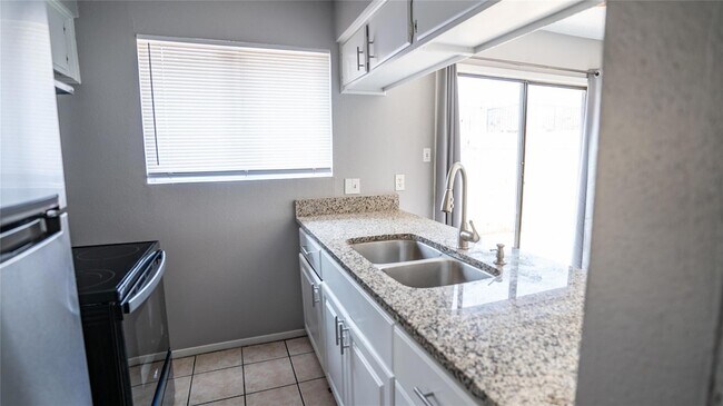 Foto del edificio - 3003 Parker Ln