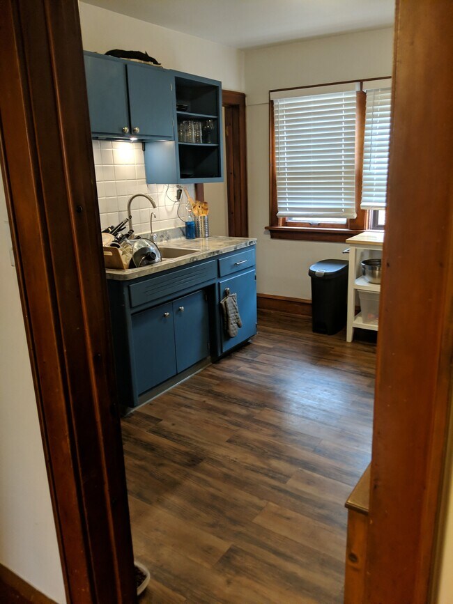 Foto del edificio - 2656 N 61st St