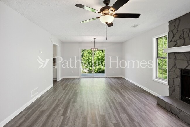 Building Photo - 2329 Hampton Dr