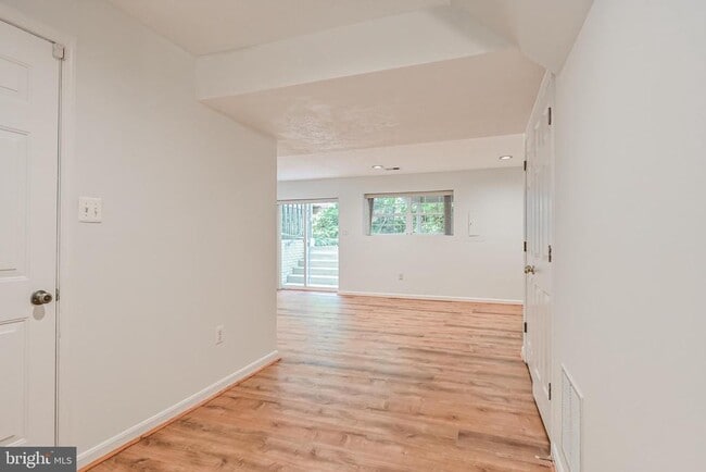 Building Photo - 8373 Millwood Dr