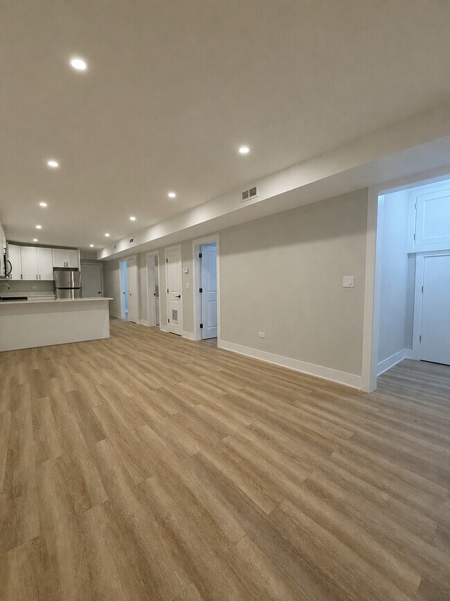 Foto del edificio - 2850 N Avers Ave