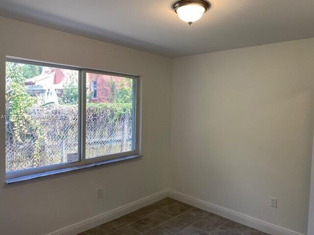 Building Photo - 275 Sabur Ln