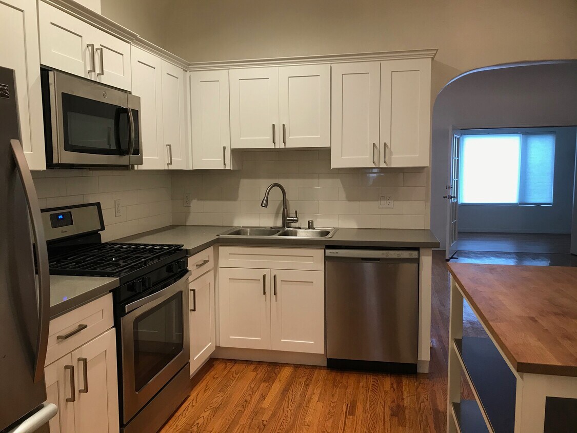 Foto principal - 1449 S Canfield Ave