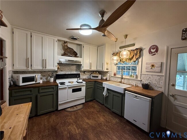 Foto del edificio - 17088 Old Ridge Rd