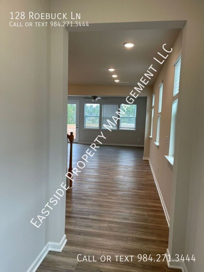 Foto del edificio - 128 Roebuck Ln