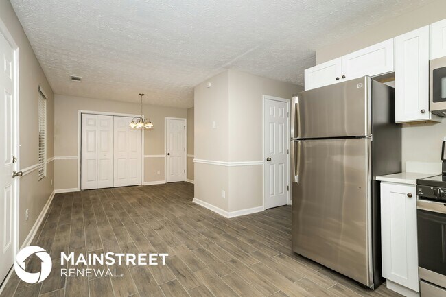 Foto del edificio - 5485 Denny Dr