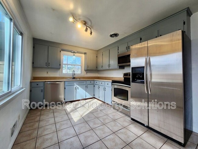 Building Photo - 2117 Baird Rd