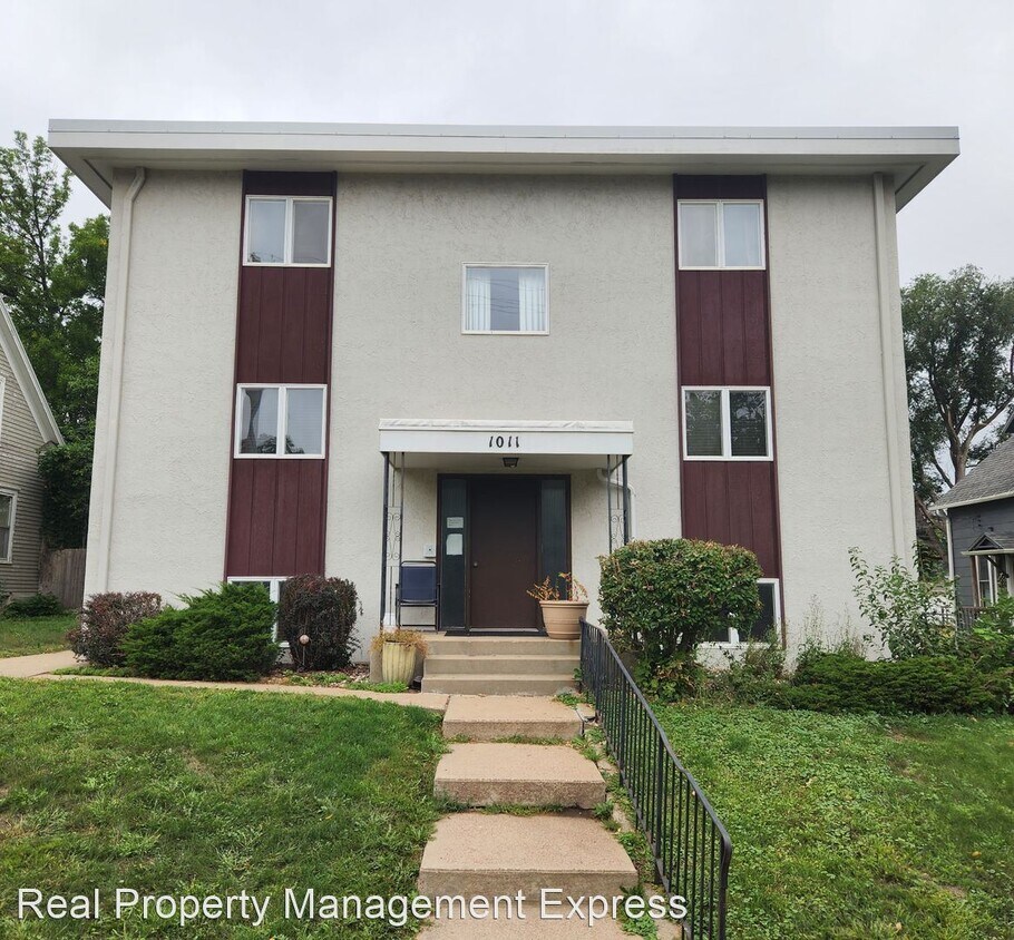 Primary Photo - 2 br, 1 bath Apartment - Spacious 2 Bedroo...