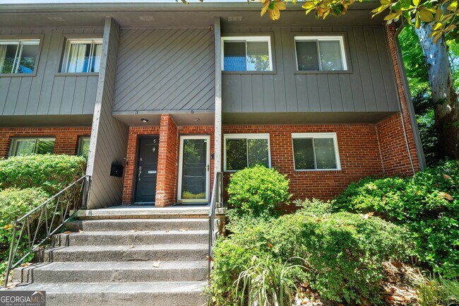 Building Photo - 1620 Briarcliff Rd NE