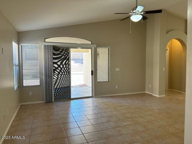 Foto del edificio - 2122 E Rockwood Dr