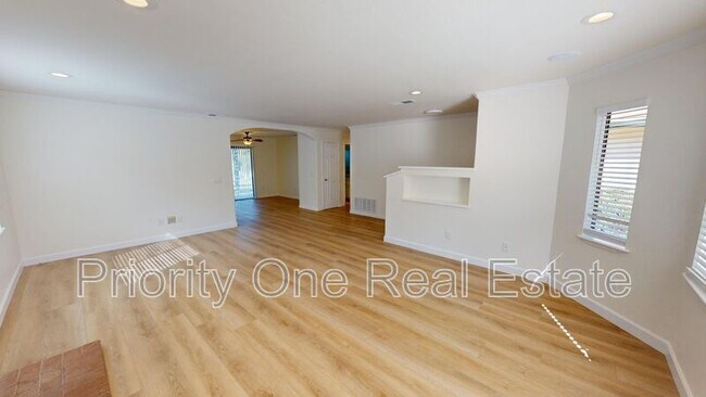Foto del edificio - 13308 Lakeview Way