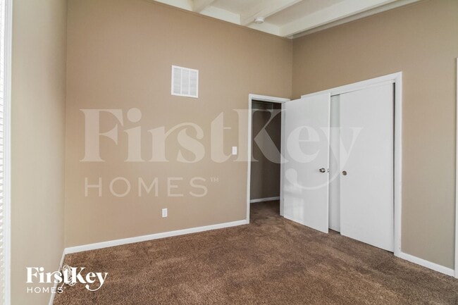 Foto del edificio - 394 Sherman Ave