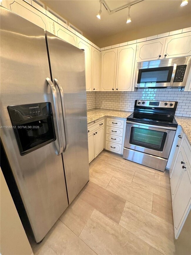 Foto del edificio - 2800 NE 28th St