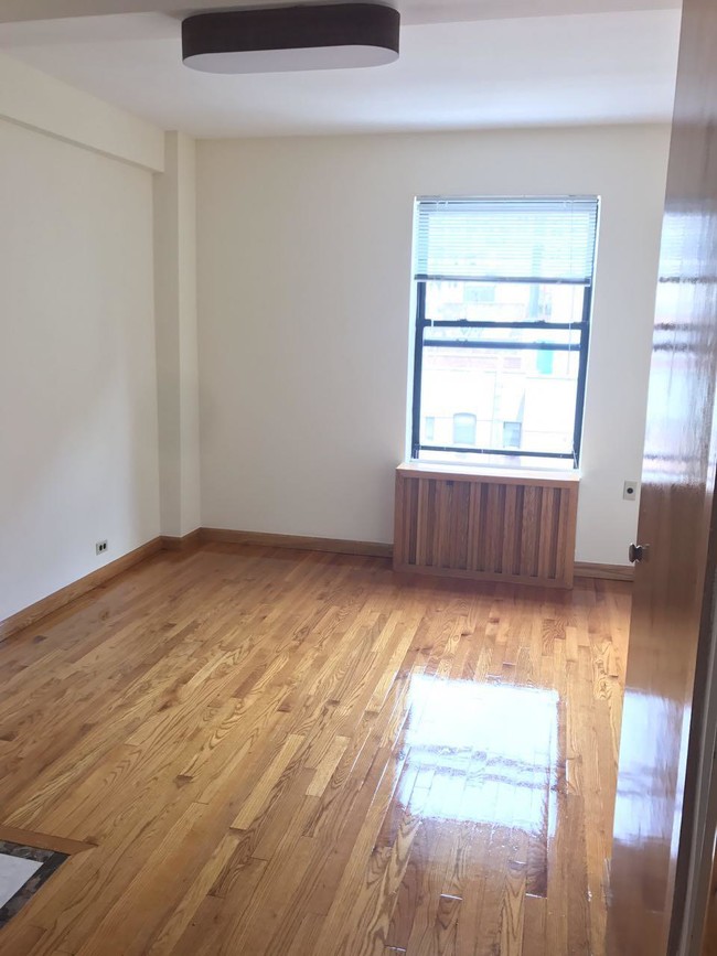 Building Photo - 250 West 100th Street