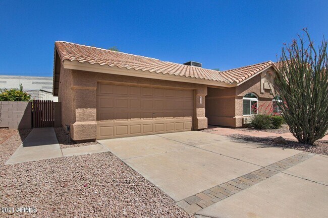 Building Photo - 4330 E Windmere Dr
