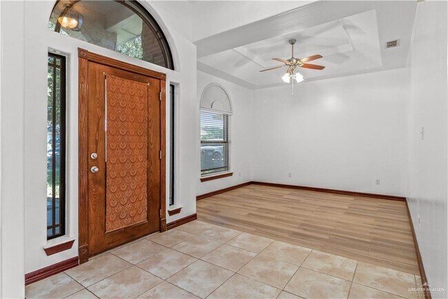 Building Photo - 712 Steamboat Dr
