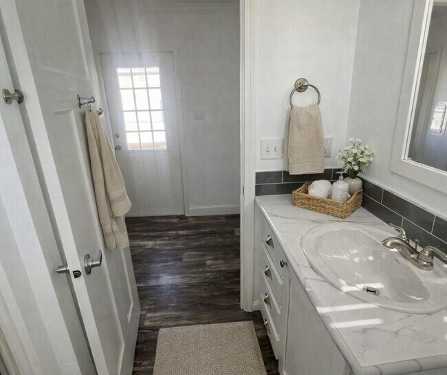 Foto del edificio - 40 Betty Dr