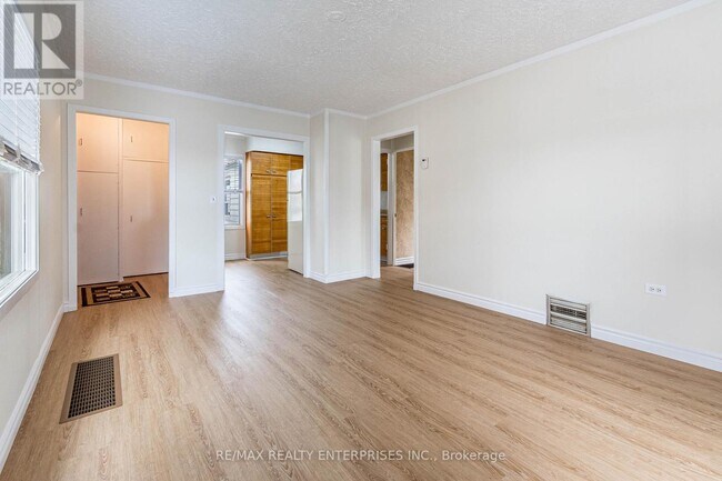 Building Photo - 7 Tedder St