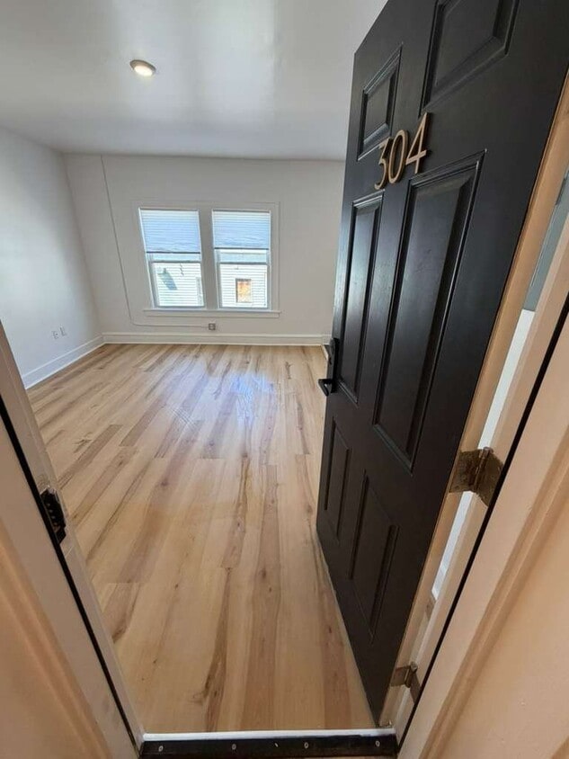 Photo - 1384 W 83rd St (Cleveland, OH)